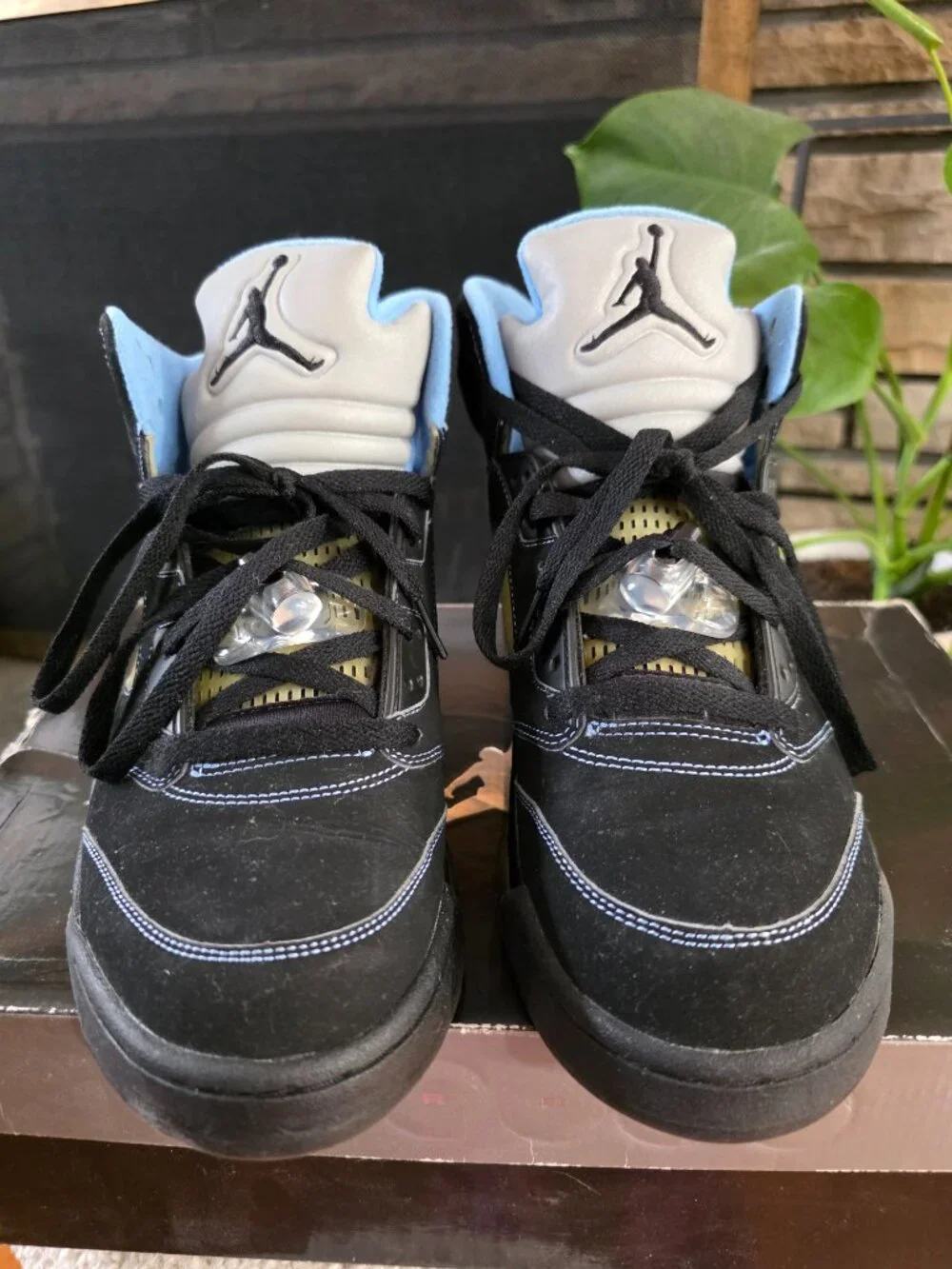 Jordan 5 Retro black and blue Men size 10.5